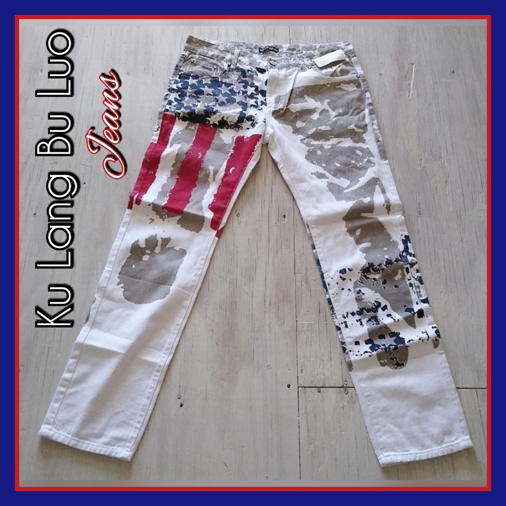 ❗FINAL❗NWT Ku Lang Bu Luo Graphic Jeans